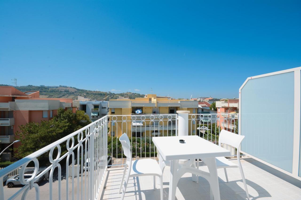 Residence Hotel Alba Palace Alba Adriatica Exterior foto